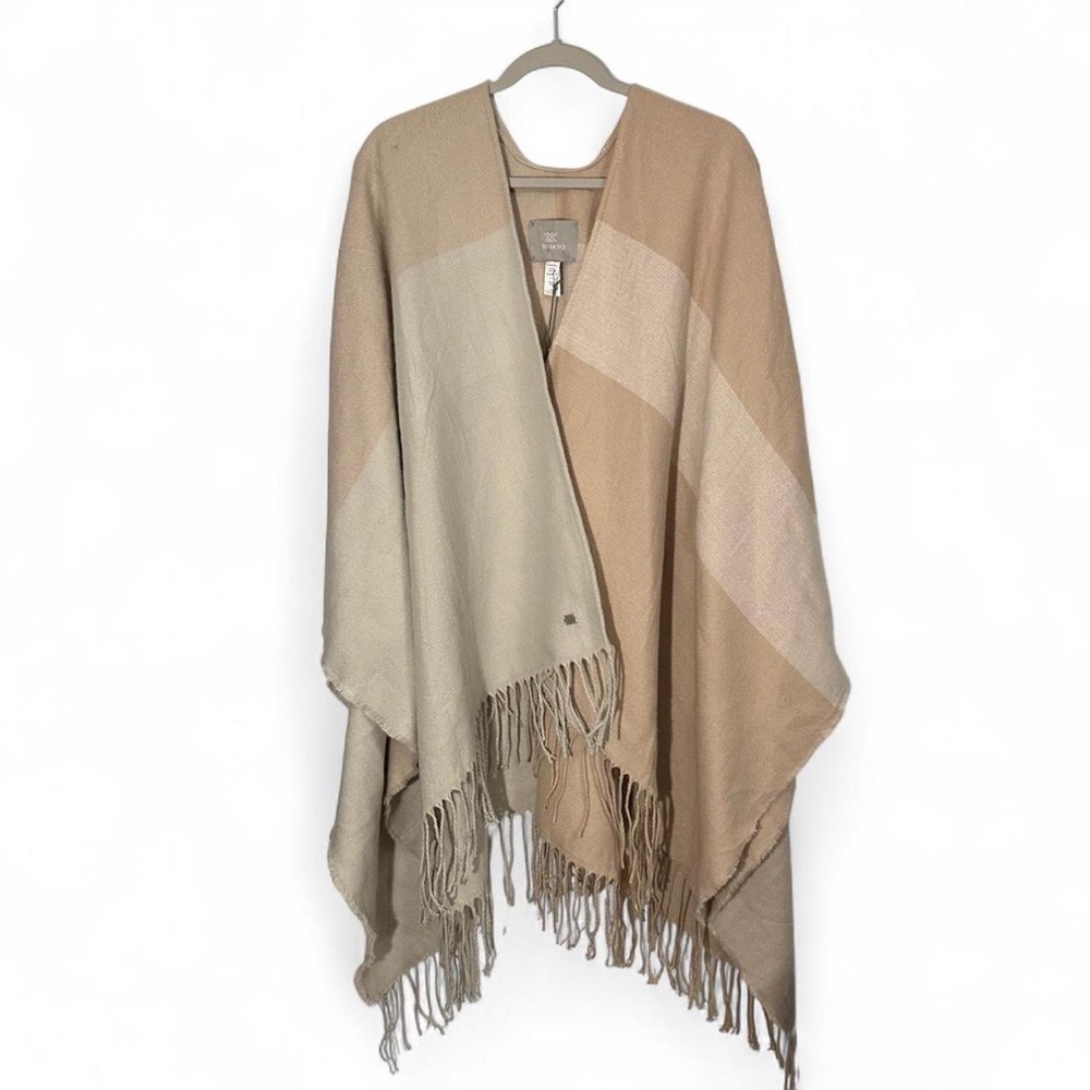 Soia & Kyo Beige and Cream Soft Cozy Shawl With Fringe Horse Girl Boho Layers